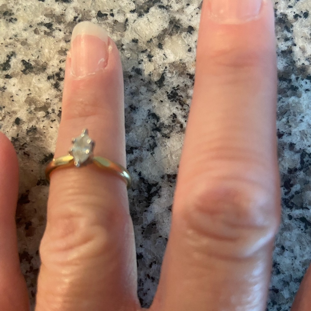 Diamond engagement ring